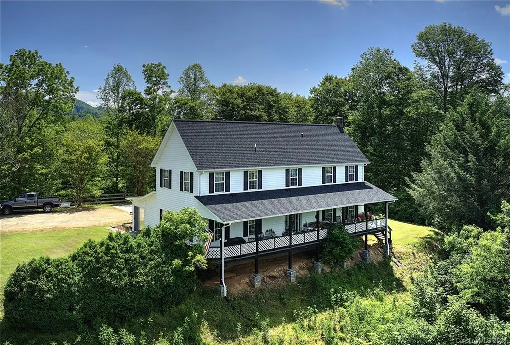 6636 197 HWY N, Green Mountain, NC 28740