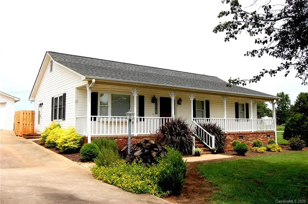 104 Crossgate DR, Boiling Springs, SC 29316