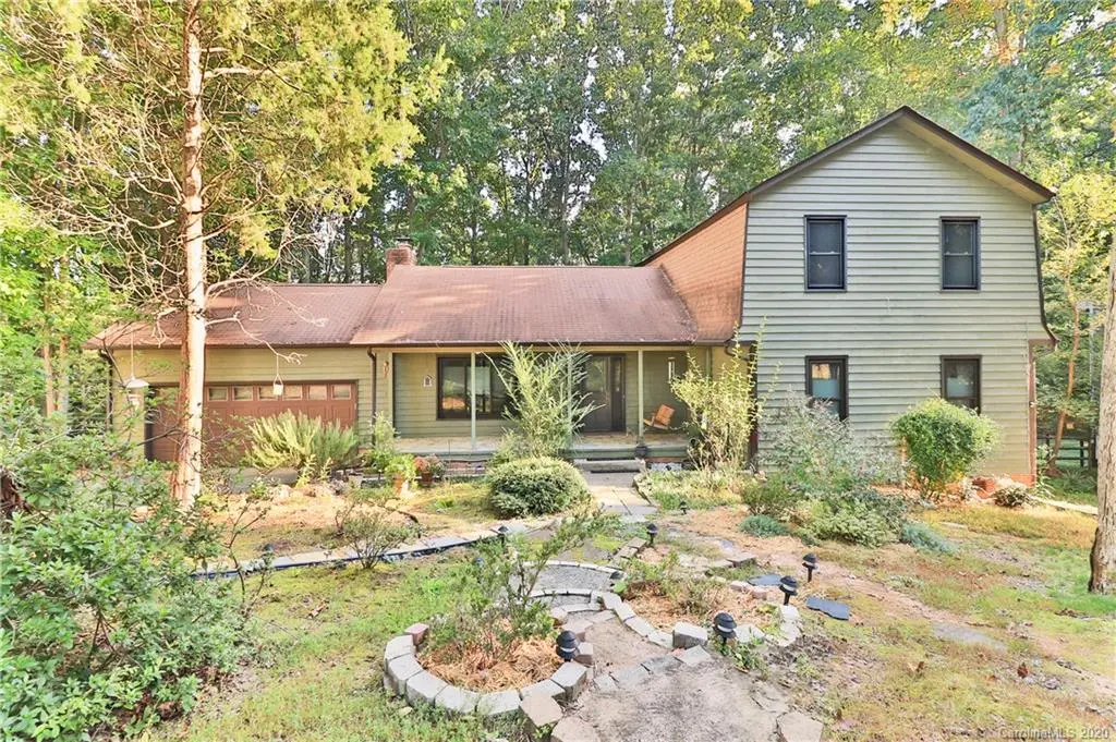 9307 Raintree LN, Charlotte, NC 28277