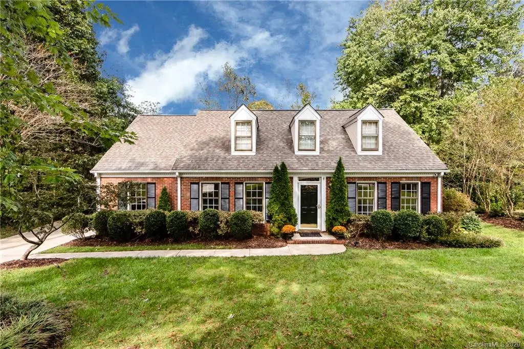 323 Silversmith LN, Charlotte, NC 28270