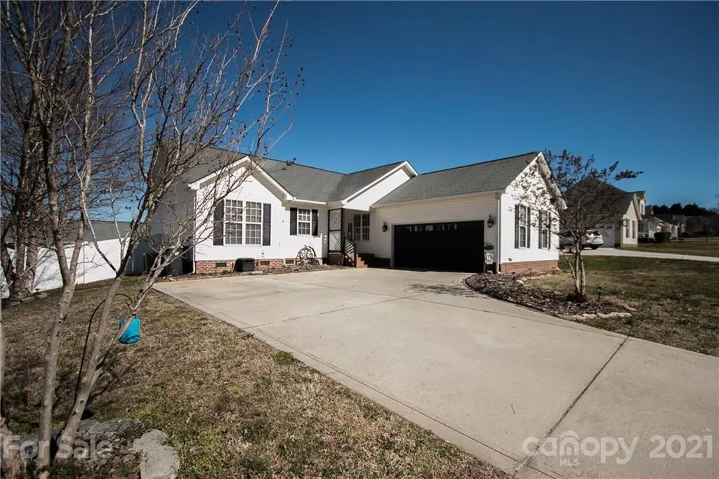 903 Carole Summey DR, Dallas, NC 28034