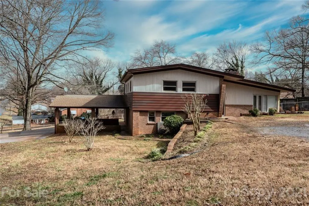 1824 30th ST NE, Hickory, NC 28601