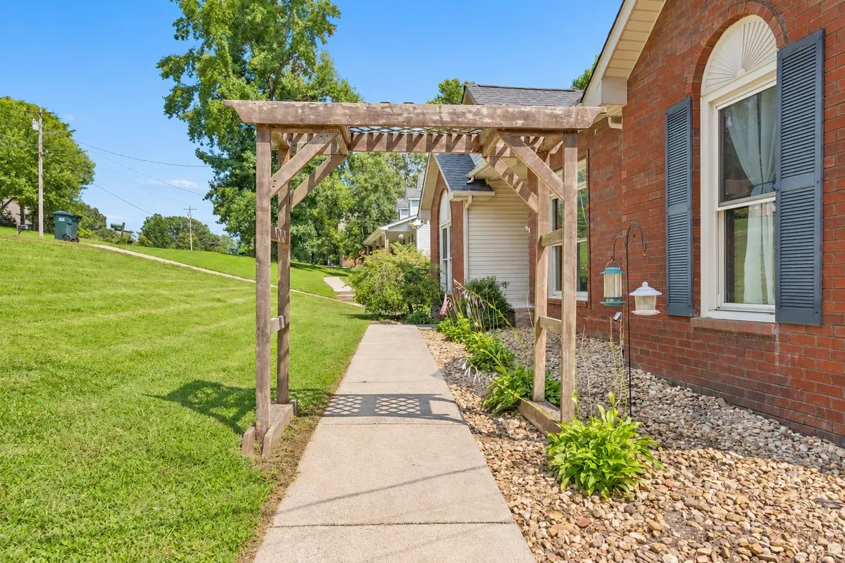 183 Hickory Hollow Dr, Dickson, TN 37055