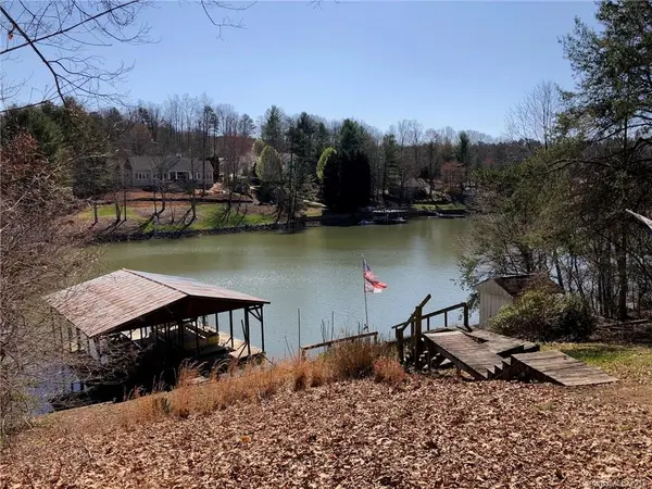 175 Fishermans Cove LN,  Taylorsville,  NC 28681