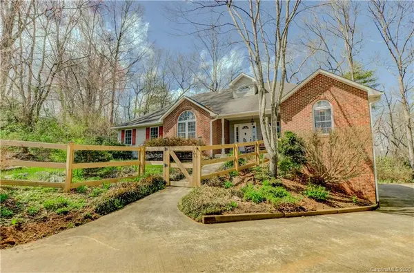 137 Warlick RD, Mills River, NC 28759