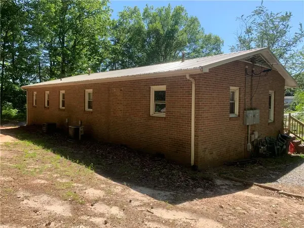 255 16th Street PL SE, Hickory, NC 28602