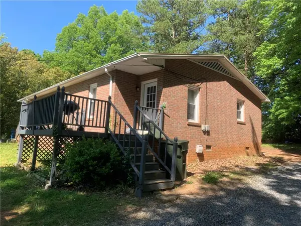 255 16th Street PL SE, Hickory, NC 28602