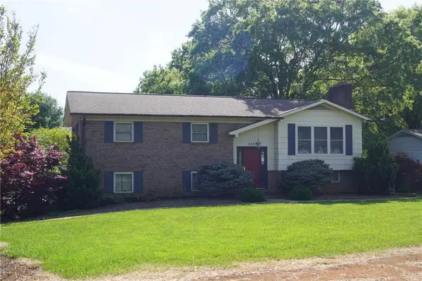 2109 Dove ST, Newton, NC 28658
