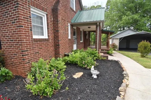 2325 Rome Jones RD, Newton, NC 28658