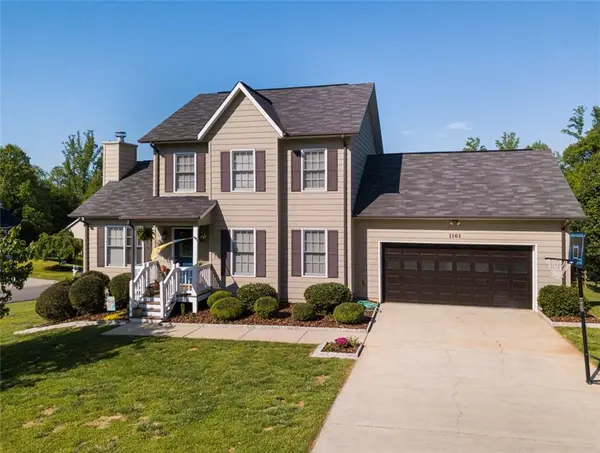 1161 Mulberry LN, Hickory, NC 28602