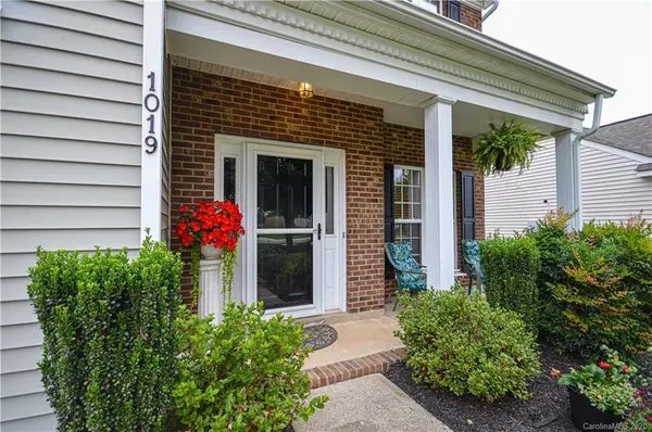 1019 Hipp RD, Charlotte, NC 28216