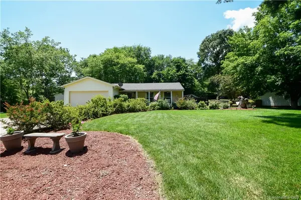 7249 Shadowlake DR, Charlotte, NC 28226