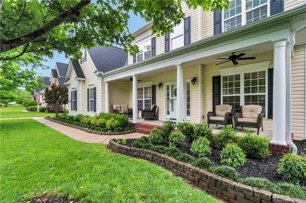 11705 Red Falcon CT, Huntersville, NC 28078