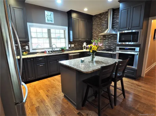 3809 9th Street DR NE, Hickory, NC 28601