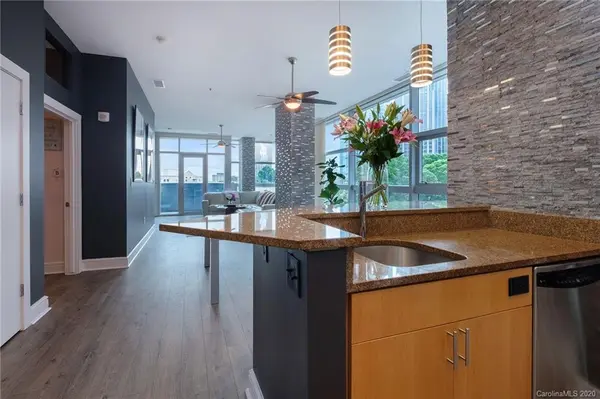 333 W Trade ST #601, Charlotte, NC 28202