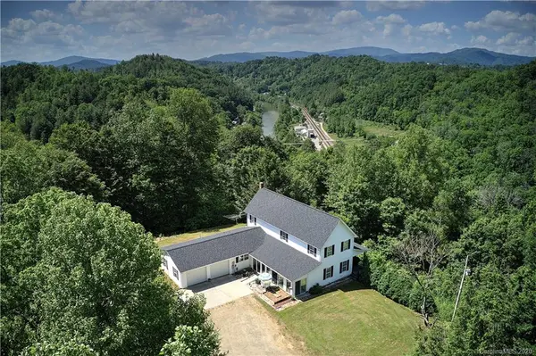 6636 197 HWY N, Green Mountain, NC 28740