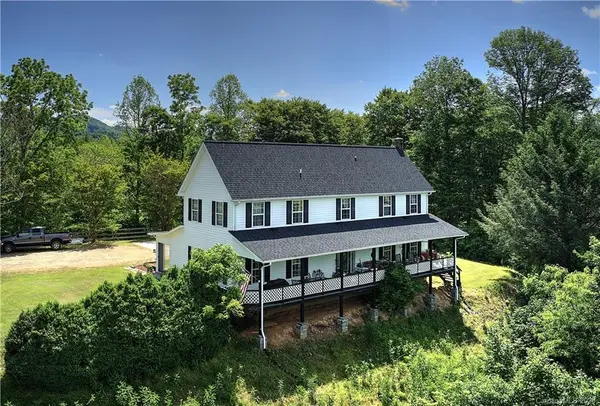 6636 197 HWY N, Green Mountain, NC 28740