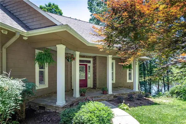 6414 Hayden DR, Hickory, NC 28601