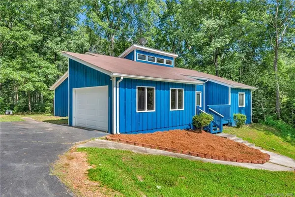 2516 Bobwhite CIR, Wingate, NC 28174