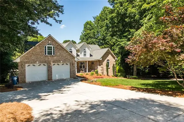 5378 Lisa LN, Hickory, NC 28602