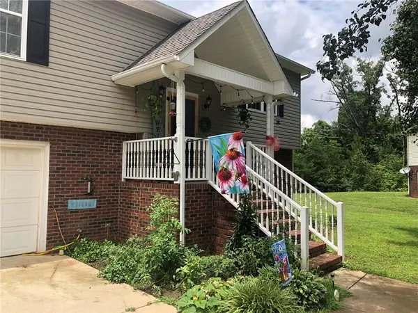 2873 Alexis Renee CT, Newton, NC 28658