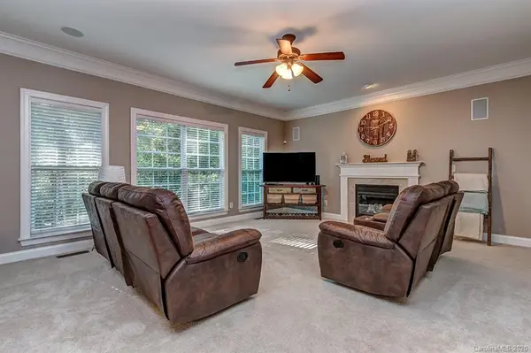 1931 Grigg LN, Waxhaw, NC 28173