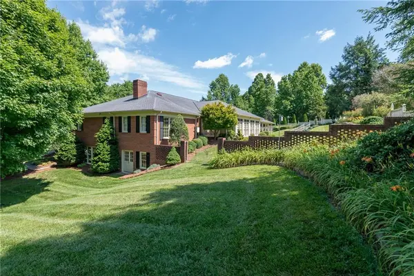 2703 Lakeview DR, Lenoir, NC 28645