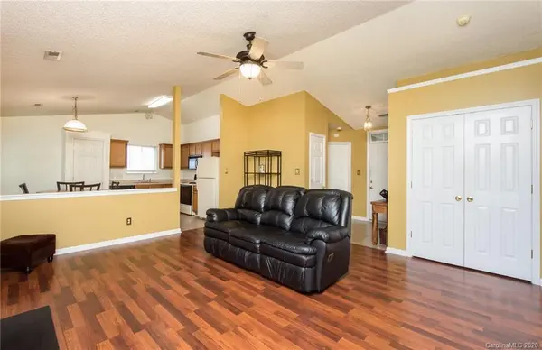 7339 Preakness Stakes LN, Charlotte, NC 28215