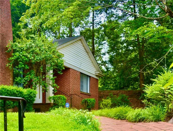 632 4th Street DR NW, Hickory, NC 28601