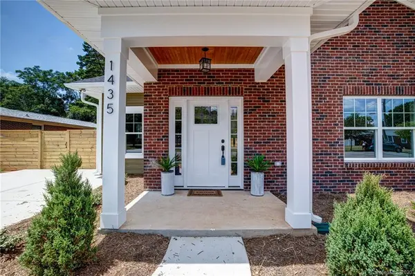 1435 Orvis ST, Charlotte, NC 28216