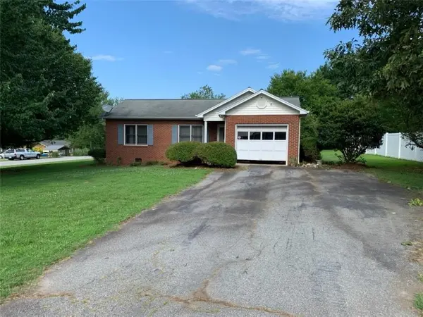 5208 Canterbury DR,  Conover,  NC 28613