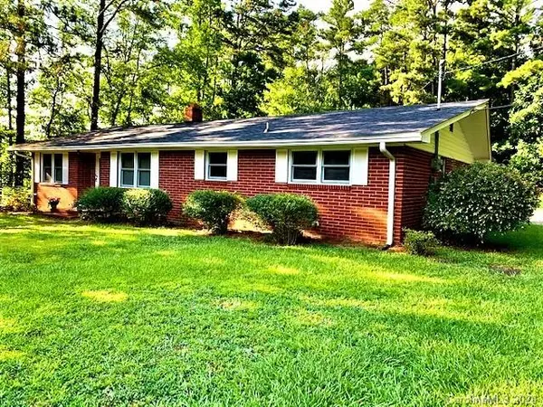 34823 Locust LN, New London, NC 28127