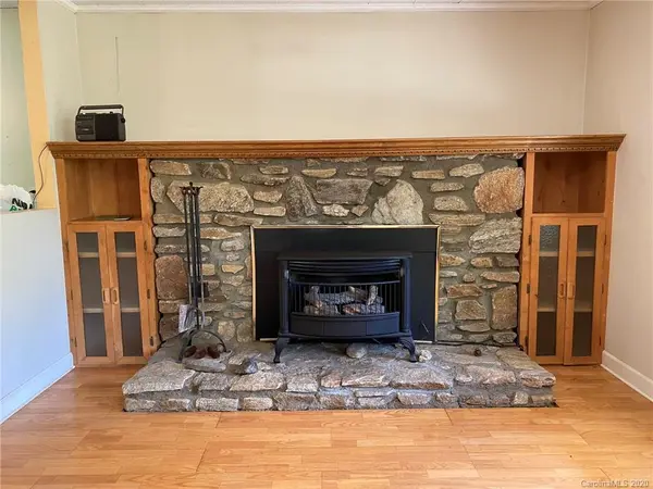 129 Scenic View DR, Green Mountain, NC 28740