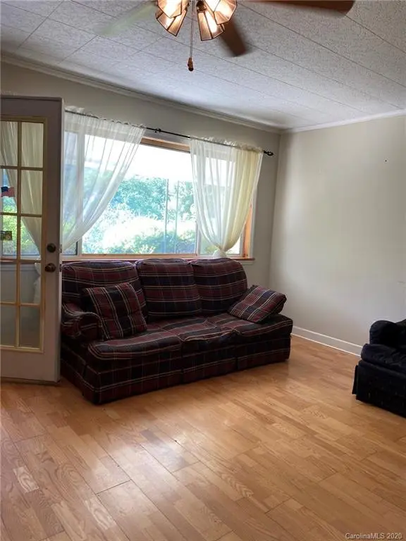 129 Scenic View DR, Green Mountain, NC 28740