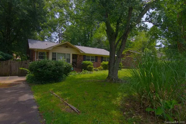 2225 Briargrove DR, Charlotte, NC 28215