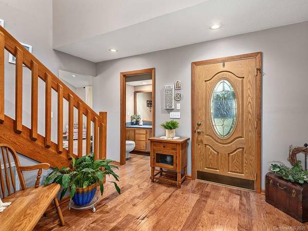 74 Beechwood DR, Horse Shoe, NC 28742