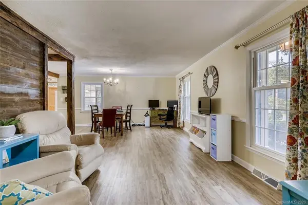 307 Starmount DR, Statesville, NC 28677