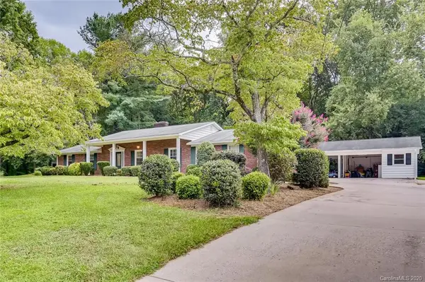 307 Starmount DR, Statesville, NC 28677