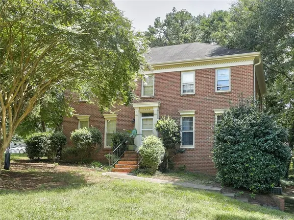 7428 Willow Creek DR, Charlotte, NC 28270