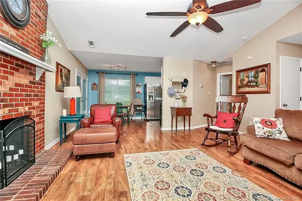 1039 Brenham LN, Matthews, NC 28105