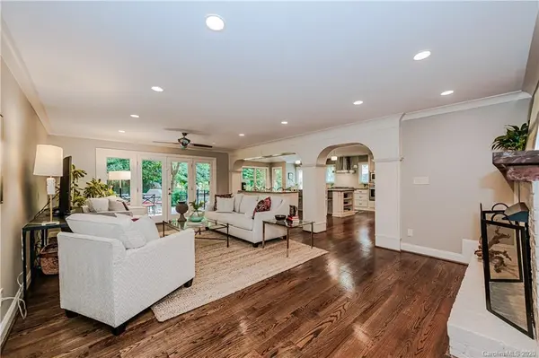 3615 Pickwick LN, Charlotte, NC 28211