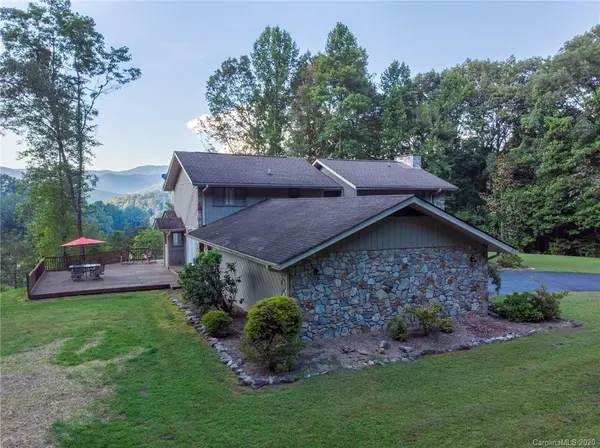 299 Woodland HTS, Robbinsville, NC 28771