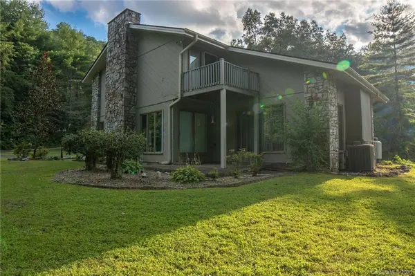 299 Woodland HTS, Robbinsville, NC 28771
