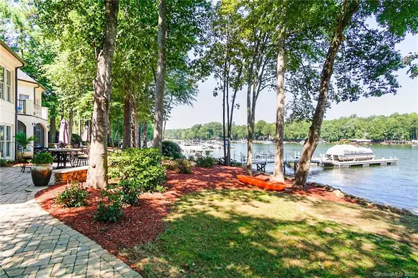 105 Moors End LOOP, Mooresville, NC 28117