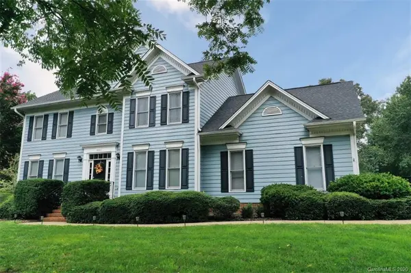 4041 Pinecrest DR NE, Hickory, NC 28601