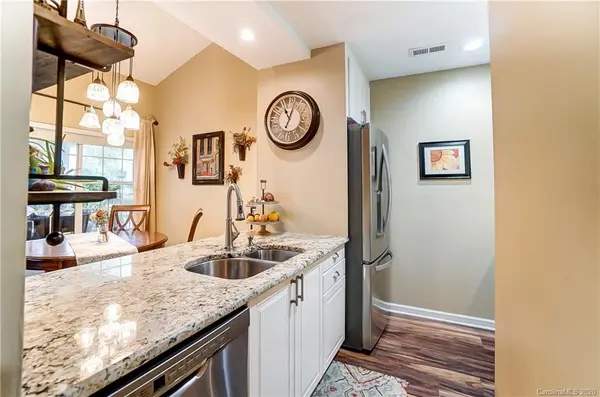 5007 Sharon RD #E, Charlotte, NC 28210