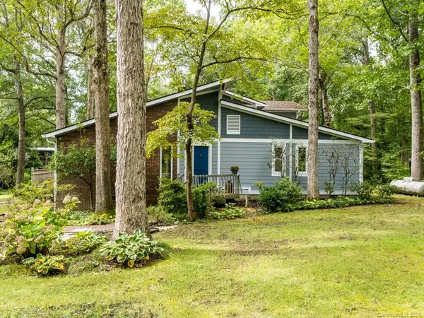 10 S Garden DR, Fletcher, NC 28732