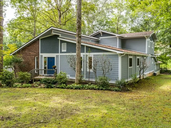 10 S Garden DR, Fletcher, NC 28732