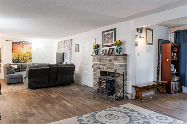 500 Broadway ST, Hendersonville, NC 28739
