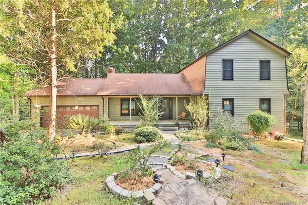 9307 Raintree LN, Charlotte, NC 28277